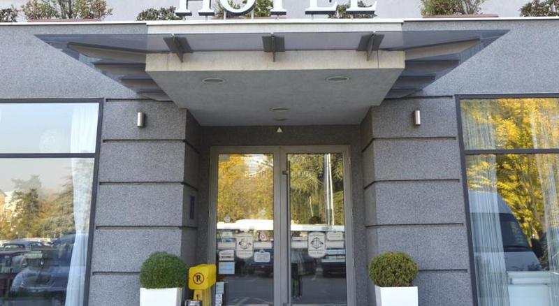 City Park Hotel Skopje Exterior photo